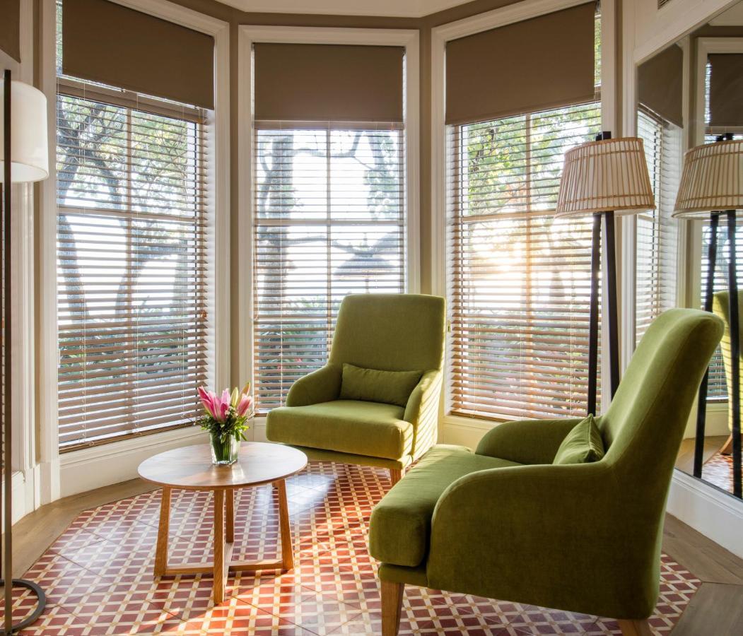 Heritage Le Telfair Golf&Wellness Resort Bel Ombre Exterior foto Venetian blinds