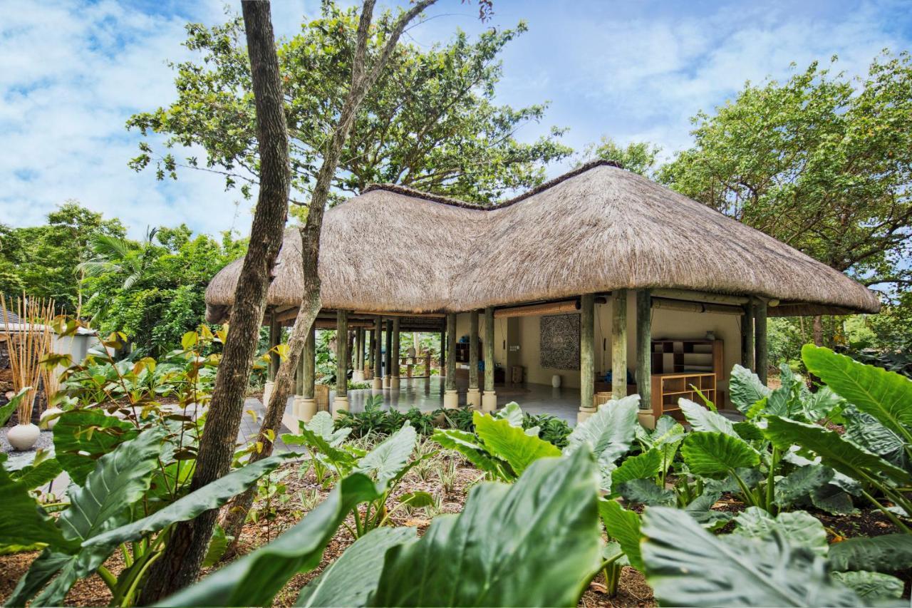 Heritage Le Telfair Golf&Wellness Resort Bel Ombre Exterior foto The resort's main building