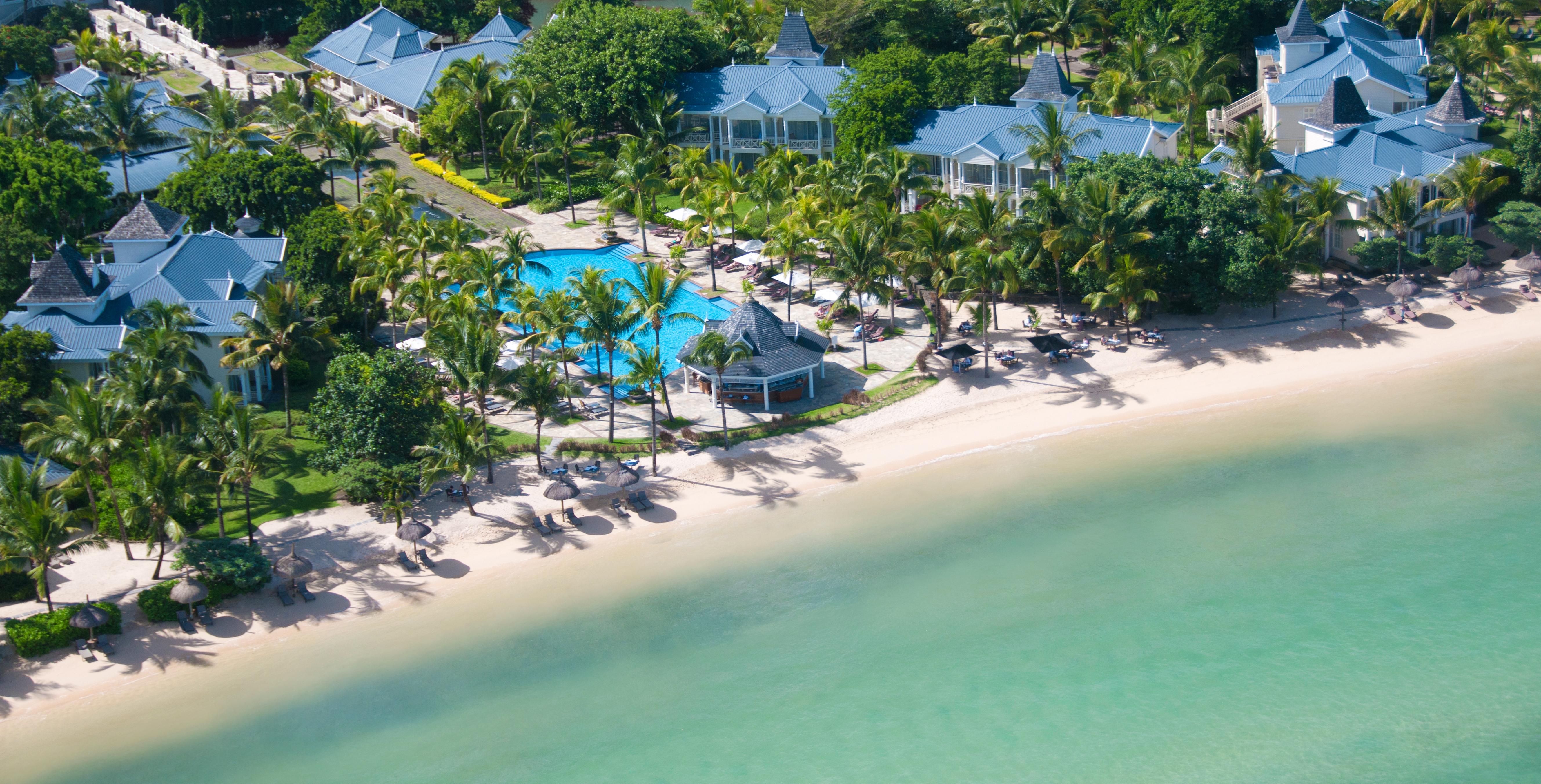 Heritage Le Telfair Golf&Wellness Resort Bel Ombre Exterior foto The beach at the resort